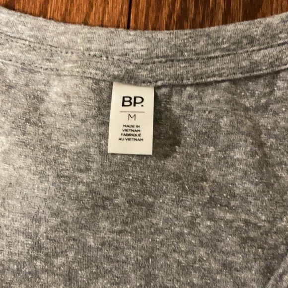 BP NORDSTROM OVERSIZED V CROPPED TEE. Heather grey available in XS S M - Picture 8 of 10